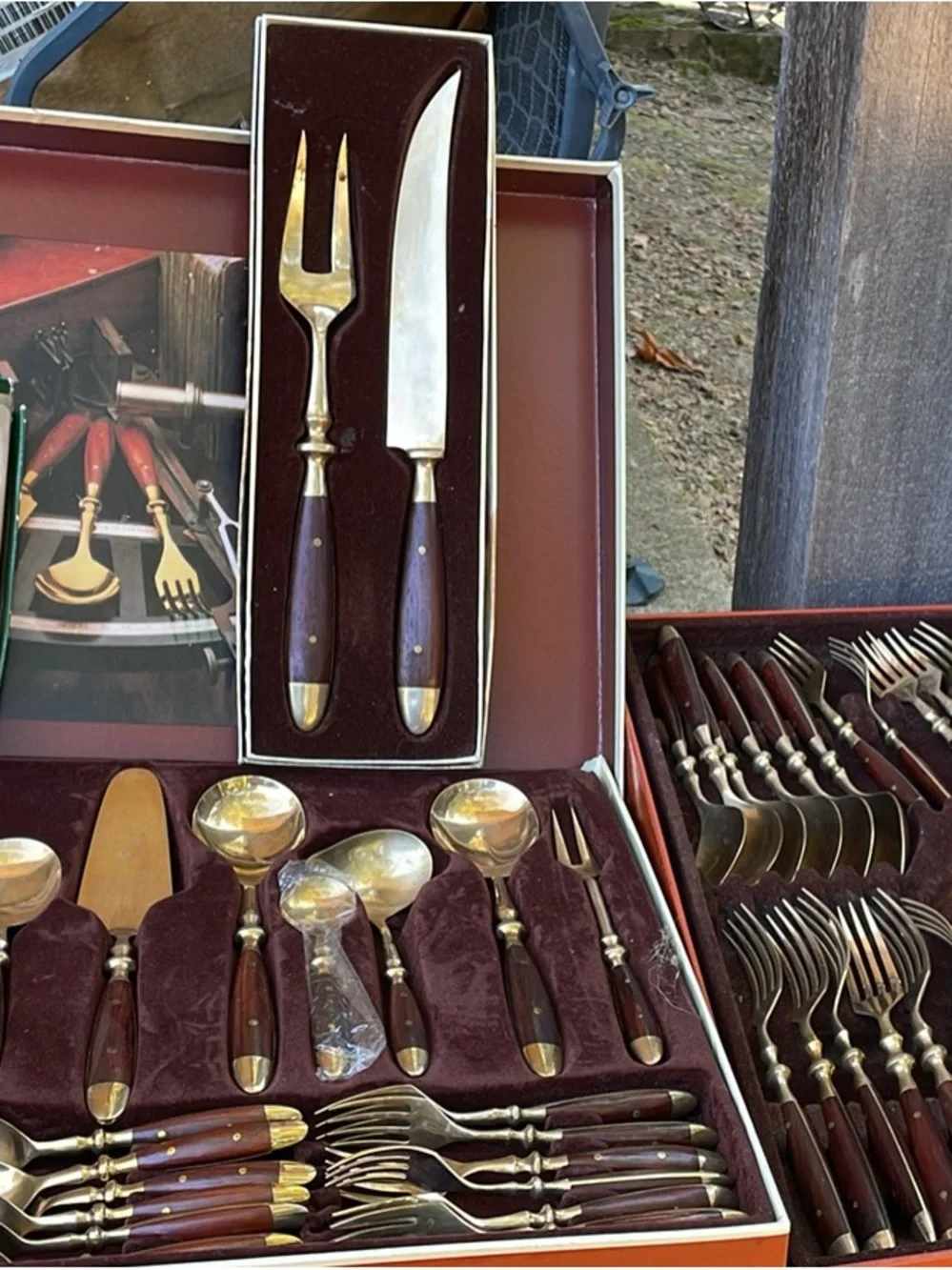 Gold and Dark Wood Carving Set - Elegant Home Dining Flatware